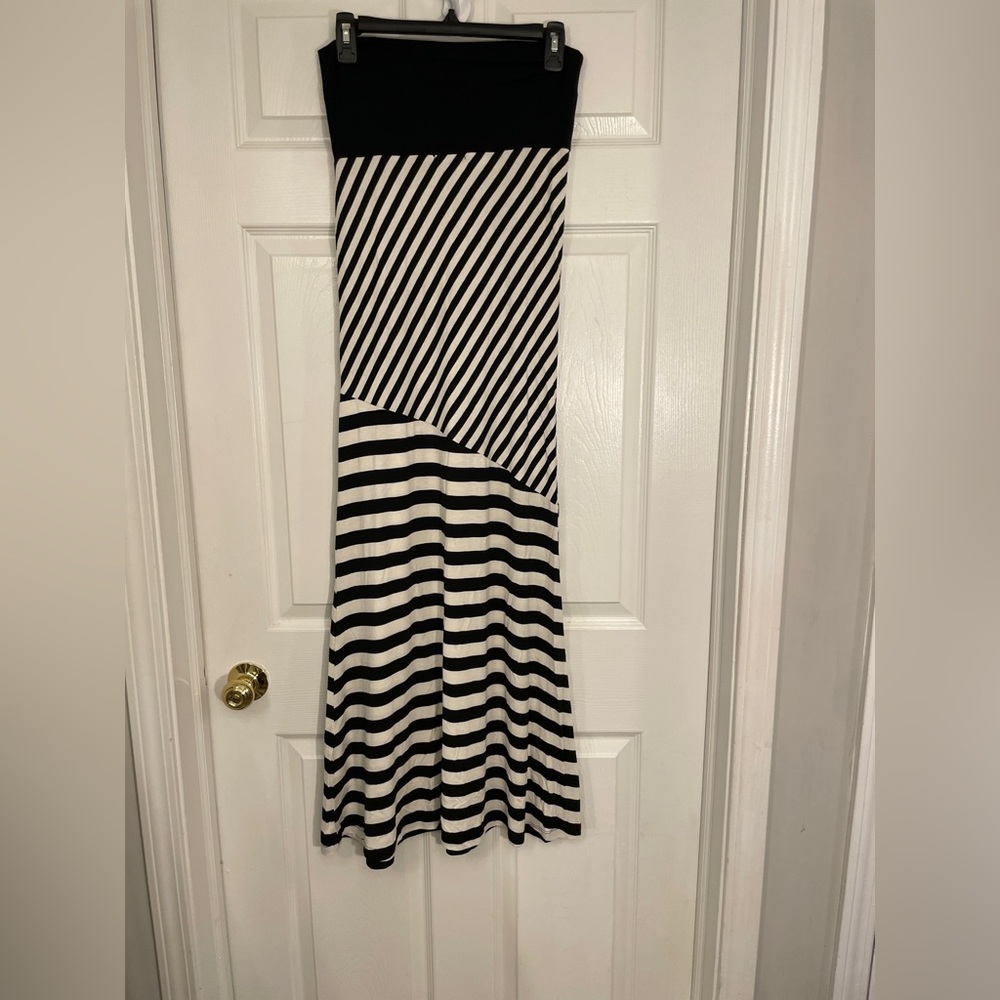 Black & White Strip Maxi Skirt. Make An Offer